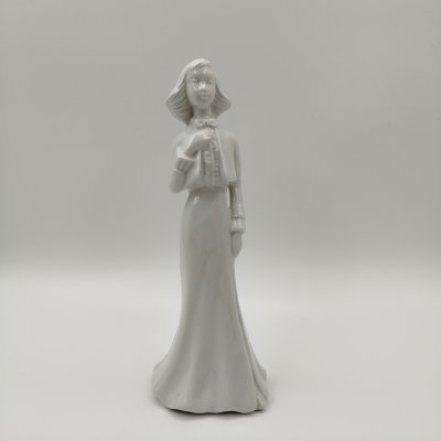 купить Статуэтка "Девушка в длинной юбке", фарфор, Италия, 1970-2000 гг.
