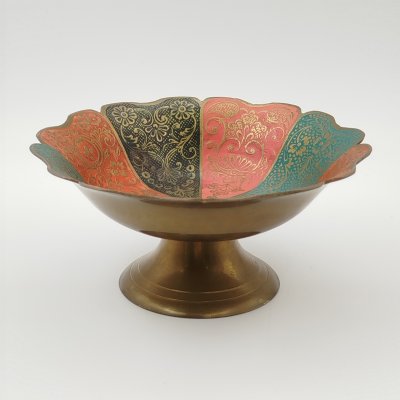 купить Орешница (конфетница) в форме цветка с растительным узором в восточном стиле, латунь, эмали, Индия, 1970-1990 гг.