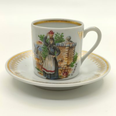 купить Пара кофейная с изображением корсиканской крестьянки, фарфор, деколь, золочение, Philippe Deshoulieres, Франция, 1960-2000 гг.