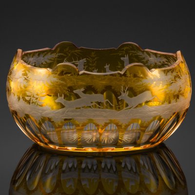 купить Фруктовница с изображением оленей, стекло, гранение, резьба, Богемия, 1890-1930 гг.