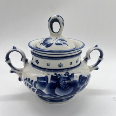 купить Сахарница с расписным цветочным декором, авт. Рогов, исп. Булычева, фарфор, роспись, Россия, 1990-2010 гг.