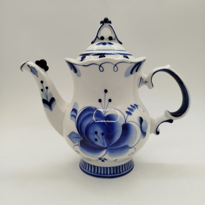купить Чайник с растительным декором, фарфор, роспись, Объединение «Гжель», СССР, 1986-1991 гг.