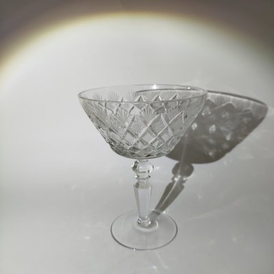купить Вазочка на гранёной ножке (конфетница) с резным декором, хрусталь, гранение, СССР, 1980-1990 гг.