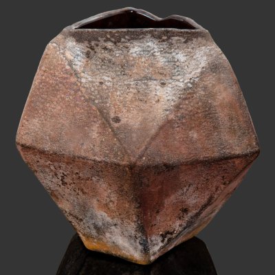 Купить Ваза интерьерная с имитацией фактуры камня, стекло, люстр, крытье, матирование, Российская Федерация, 2025 г.