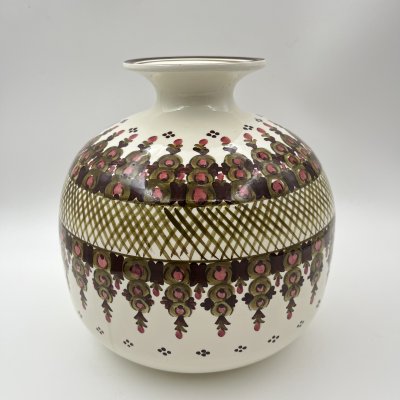 купить Ваза широкой формы, украшенная растительным декором, фарфор, роспись, Западная Европа, 1960-1980 гг.