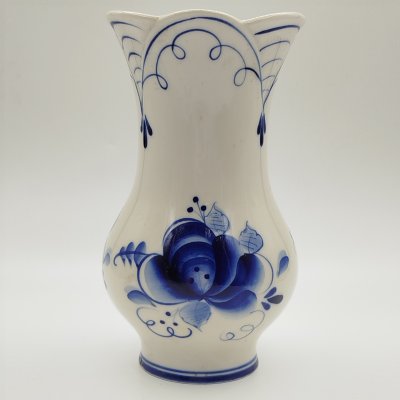 купить Ваза с цветочным декором, фарфор, роспись, Объединение «Гжель», Российская Федерация, 1991-2015 гг.