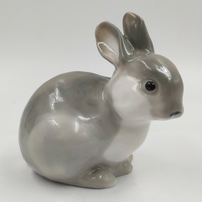 купить Статуэтка "Заяц", скульптор Л.С. Разумовский, фарфор, роспись, Ленинградский завод фарфоровых изделий (ЛЗФИ), СССР, 1956-1967 гг.