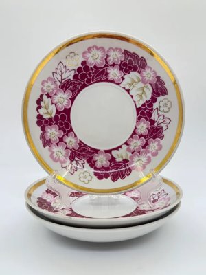 купить Набор из 3 блюдец с цветочным декором, фарфор, деколь, золочение, Дмитровский фарфоровый завод (ДФЗ Вербилки), СССР, 1980 г.