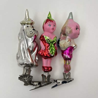 купить Набор ёлочных игрушек на прищепках «Чиполлино» 3 шт. ("Чиполлино", "Служанка Земляничка", "Сторожевой пёс Мастино"), стекло, металл, роспись, Артель «Культигрушка», СССР, 1950-1960 гг.