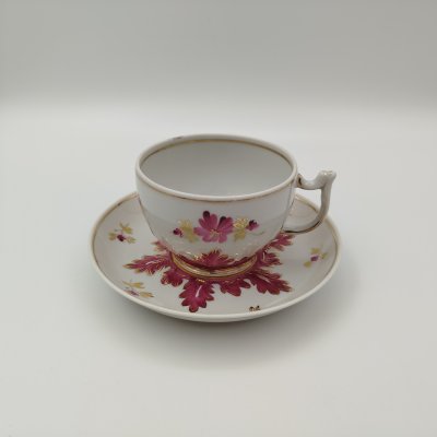 купить Пара чайная "Барбарис" в пурпурном оттенке, автор Е.П. Смирнов, фарфор, роспись, золочение, Дмитровский фарфоровый завод (ДФЗ Вербилки), СССР, 1954-1965 гг.