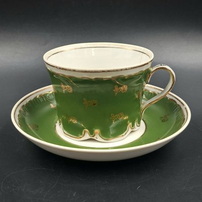 купить Пара чайная зеленого цвета с декором в виде розочек, фарфор, крытье, золочение, Дмитровский фарфоровый завод (ДФЗ Вербилки), СССР, 1954-1965 гг.
