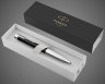 Купить Шариковая ручка Parker Urban (матовый черный лак) Muted Black Chrome Trim, стержень: M, цвет чернил: blue/black, в подарочной упаковке., Лаки и смолы: лак, латунь, хром, 2026 г.