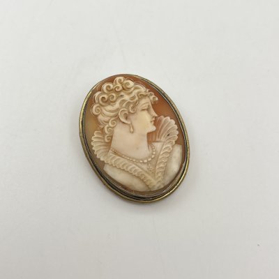 купить Брошь-кулон (камея) с женским профилем, металл, раковина, Западная Европа, 1960-1990 гг.