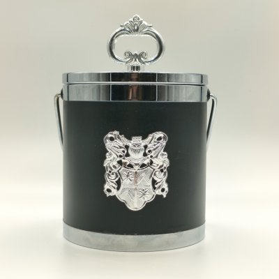 купить Ведро для льда с рельефным декором в виде герба, сталь, пластмасса, кожзам, Франция, 1970-1990 гг.