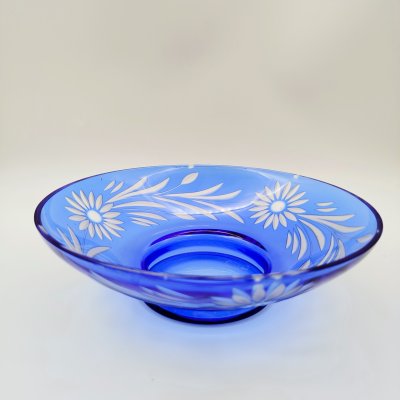 купить Фруктовница синего цвета с цветочным декором, цветное стекло, алмазная грань, СССР, 1960-1990 гг.