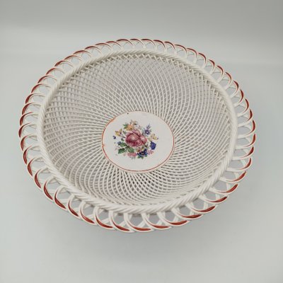 купить Сухарница с цветочным декором и прорезным бортом, фаянс, деколь, Кировский фаянсовый завод, СССР, 1957-1965 гг.