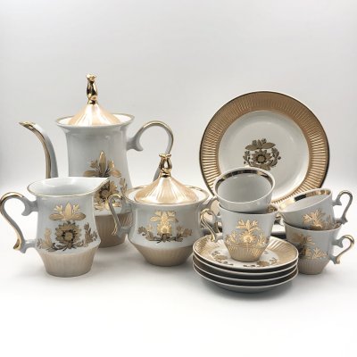 купить Сервиз кофейный с цветочным декором на 4 персоны (15 предметов), фарфор, золочение, Барановский фарфоровый завод, СССР, 1970-1991 гг.