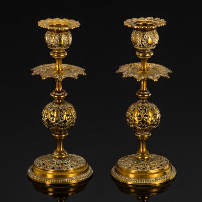 купить Подсвечники парные на шарообразных основаниях с ажурным растительным декором, латунь, литье, Западная Европа, 1960-1980 гг.