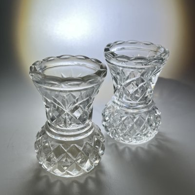 купить Набор из 2 миниатюрных вазочек с геометрическим декором, стекло, пресс, СССР, 1970-1990 гг.