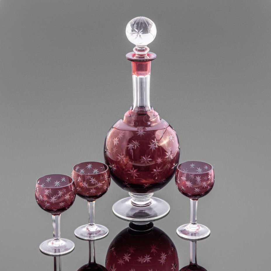 Штоф в комплекте с 3 рюмками 