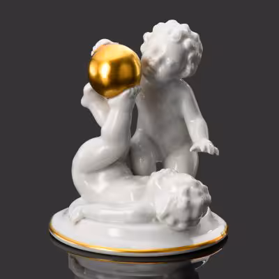 купить Статуэтка "Путти, играющие с мячом", фарфор, золочение, Gerold Porzellan Bavaria, Германия, 1950-1980 гг.