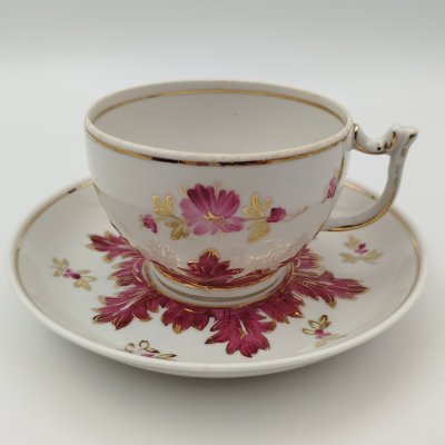 купить Пара чайная "Барбарис" в пурпурном оттенке, автор Е.П. Смирнов, фарфор, роспись, золочение, Дмитровский фарфоровый завод (ДФЗ Вербилки), СССР, 1954-1965 гг.