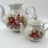 Купить Набор из двух чайников (доливной и заварочный) с цветочным декором, фарфор, роспись, люстр, Киевский экспериментальный керамико-художественный завод (КЭКХЗ), СССР, 1976-1991 гг.