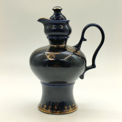 купить Кувшин декоративный, украшенный орнаментальным декором, фарфор, крытье кобальтом, золочение, Бронницкий завод фарфоровых изделий «Возрождение», СССР, 1980-1990 гг.