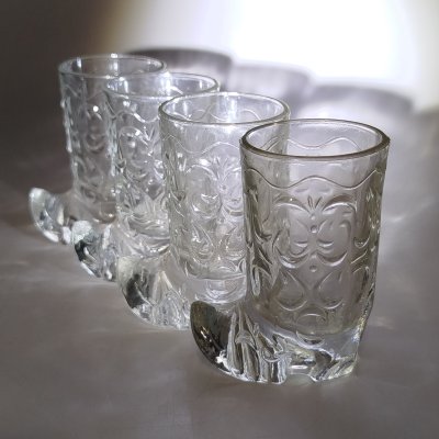 купить Набор из 4-х стопок в виде сапог, стекло, пресс, Российская Федерация, 1990-2010 гг.