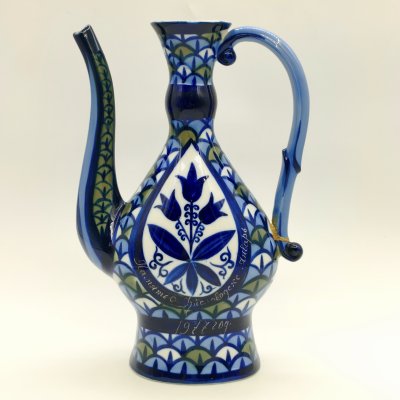 купить Кувшин, украшенный орнаментальным декором с памятной надписью, фарфор, роспись, Кисловодская фабрика сувениров, СССР, 1977 г.