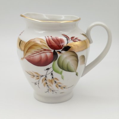 купить Молочник из сервиза "Сентябрь", автор росписи Семёнова А.Н., форма "Весенняя", автор формы Яковлева С.Е., фарфор, роспись, золочение, Ленинградский фарфоровый завод (ЛФЗ), СССР, 1970-1991 гг.