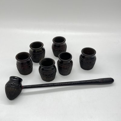 купить Набор из 6 стопок и ковшика с резным декором, дерево, резьба, СССР, 1970-1980 гг.