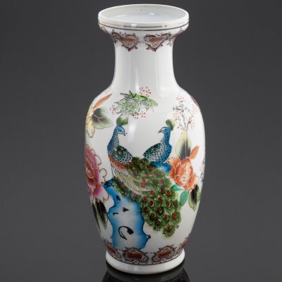 Купить Ваза с изображением павлина и цветочным декором, фаянс, роспись, золочение, Монголия, 1970-1990 гг.