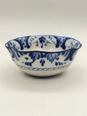 купить Конфетница с цветочным декором, Гжель, фарфор, роспись, Россия, 1990-2010 гг.