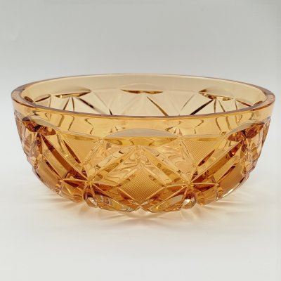 купить Фруктовница медового оттенка с геометрическим декором, автор А.А. Аствацатурьян, хрусталь, алмазная грань, Ленинградский завод художественного стекла (ЛЗХС), СССР, 1960-1980 гг.