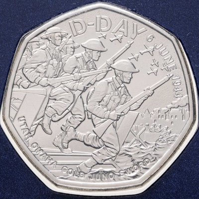 купить Великобритания 50 пенсов (pence) 2024 "80 лет высадке в Нормандии, 6 июня 1944 года"