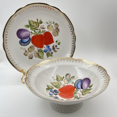 купить Фруктовница и блюдо, украшенные растительным декором, фарфор, роспись, золочение, Коростенский фарфоровый завод (КФЗ), СССР, 1970-1990 гг.