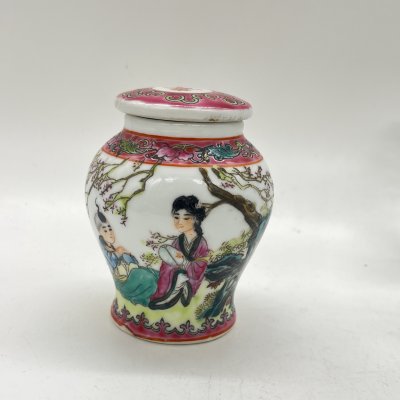 купить Вазочка имбирная с расписным изображением сценки, фарфор, роспись, Китай, 1950-1970 гг.