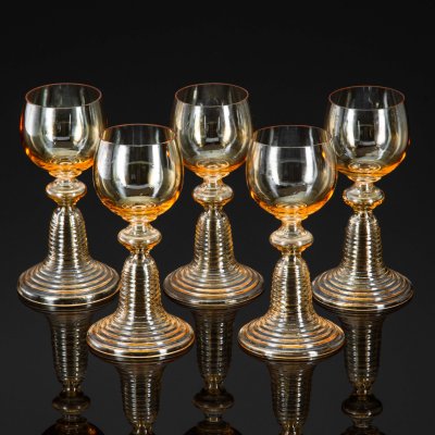 купить Набор бокалов-рёмеров для вина на 5 персон, цветное стекло, Западная Европа, 1920-1960 гг.