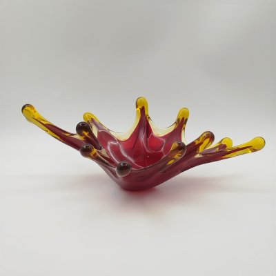 купить Ваза (конфетница) "Медуза" красного оттенка, Керченский стекольный завод (предположительно), цветное стекло, гутная техника, СССР, 1970-1980 гг.