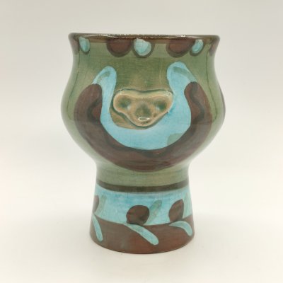 купить Ваза на высокой ножке, украшенная рельефным орнаментальным декором, керамика, глазурь, роспись, СССР, 1970-1990 гг.