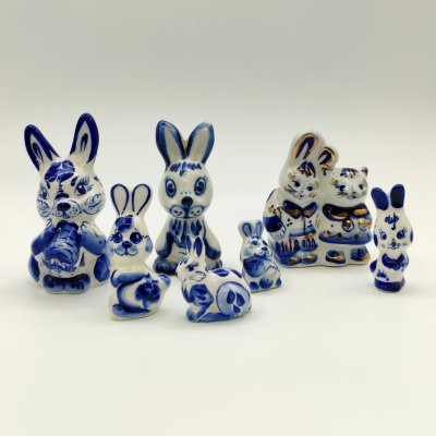 купить Набор из семи статуэток "Зайцы", Гжель, фарфор, роспись, золочение, Россия, 1990-2010 гг.