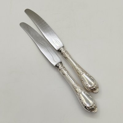 купить Набор из 2-х столовых ножей с растительным декором, мНЦ (медь-никель-цинк), Вольнянский завод столовых приборов им. Шевченко (ЗiШ, ЗиШ), СССР, 1960-1980 гг.