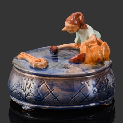 купить Шкатулка "Буратино на кувшинке", фаянс, крытье, роспись, СССР, 1950-1960 гг.