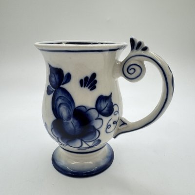 купить Кружка с цветочным расписным декором, гжель, фаянс, роспись, Гжельский фарфоровый завод, Российская Федерация, 1990-2010 гг.