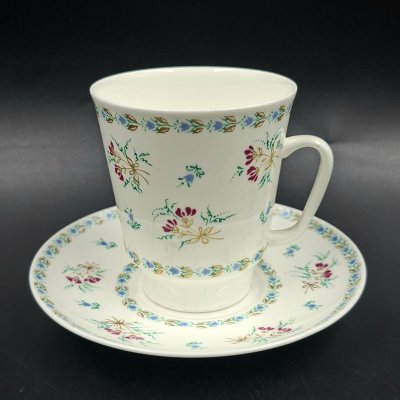 купить Пара кофейная с цветочным декором, форма "Майская", автор формы Э.М. Криммер, фарфор, деколь, Ленинградский фарфоровый завод (ЛФЗ), СССР, 1970-1992 гг.