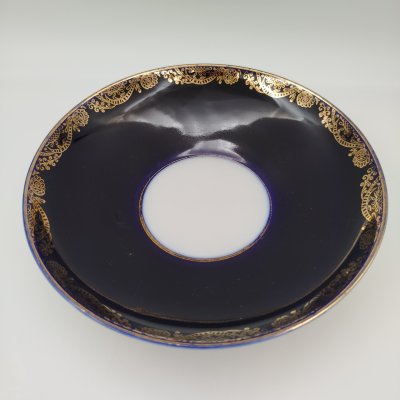 купить Конфетница (сухарница) из сервиза "Фриз", фарфор, крытье, золочение, Ленинградский фарфоровый завод (ЛФЗ), СССР, 1970-1986 гг.