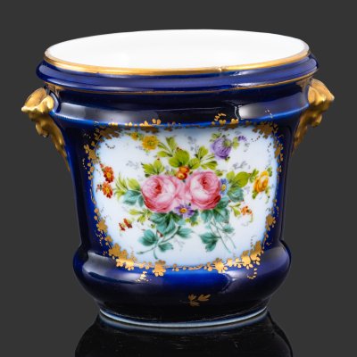 Купить Кашпо с цветочной росписью, фарфор, роспись, крытье кобальтом, золочение, Западная Европа, 1880-1900 гг.