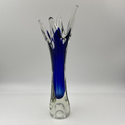 купить Ваза для цветов оригинальной четырёхконечной формы, стекло, двухслойное, гутная техника, Ливанский стекольный завод, СССР, 1960-1980 гг.