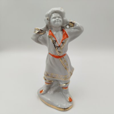 купить Статуэтка "Башкирский юноша", фарфор, роспись, золочение, Октябрьский фарфорово-фаянсовый завод, СССР, 1964-1991 гг.